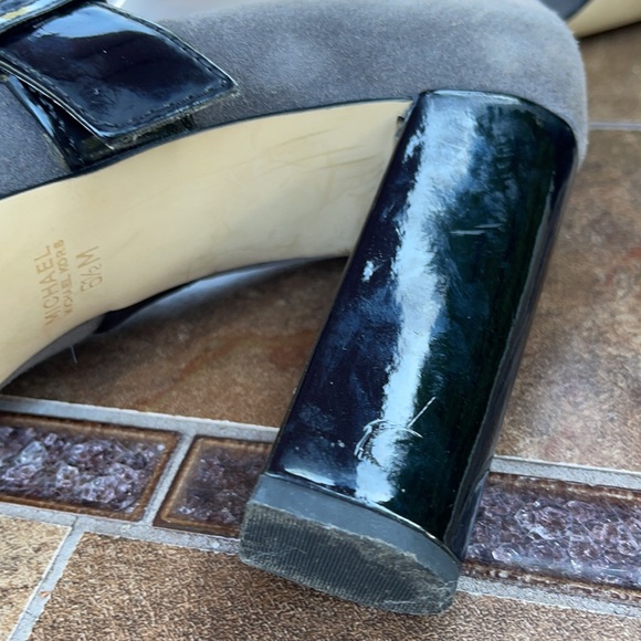 MICHAEL Michael Kors Open Toe Grey and Black Chunky Heels - Picture 5 of 11